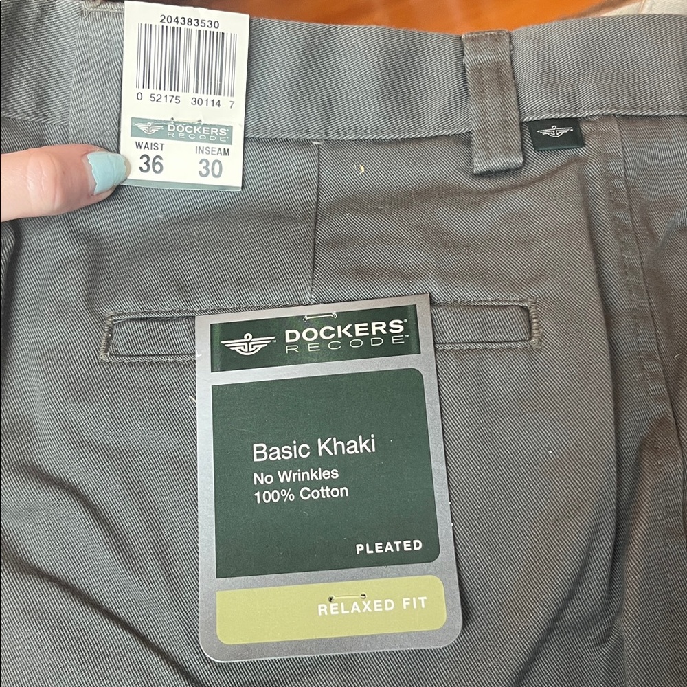 NWT Dockers Recode Basic khaki olive pants pleated relaxed fit no wrinkles 36x30